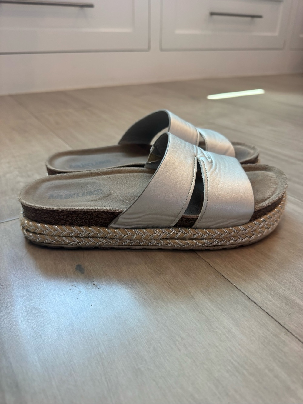 Muk Luks Metallic Cream Braided Platform Slide Sandals - Picture 4 of 5